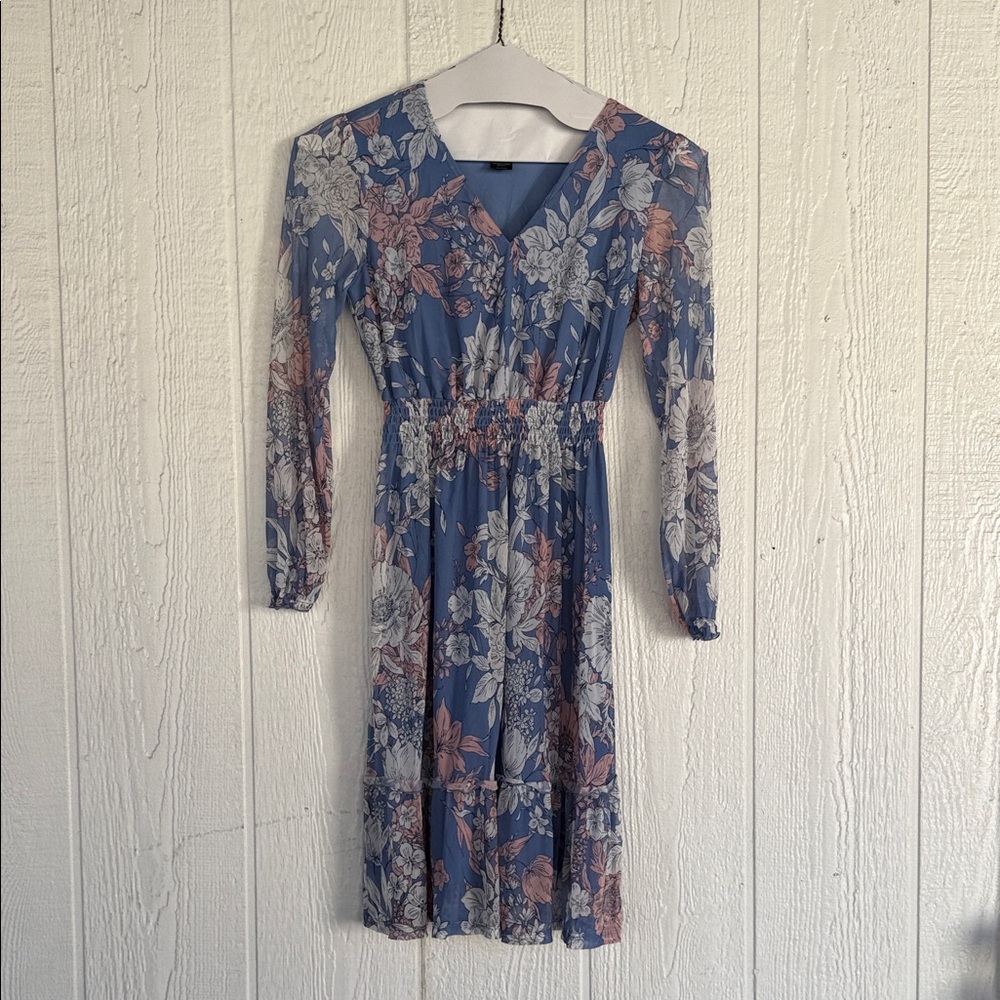 Chic Long Sleeve Floral Dress in Blue